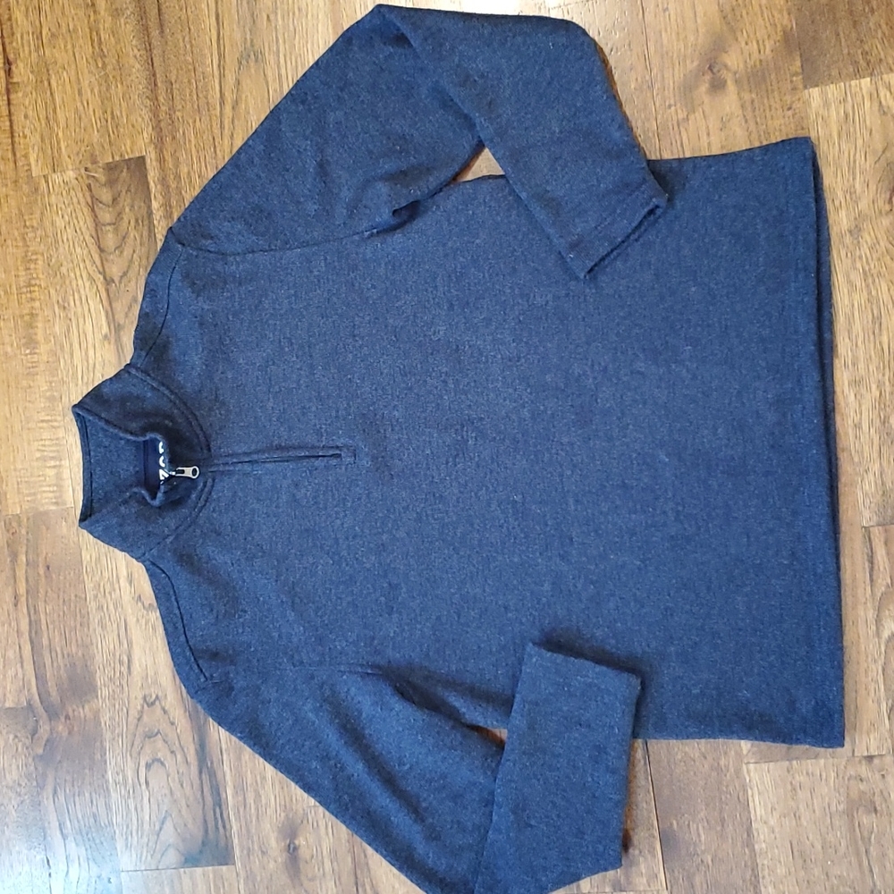 Mens Izod 1/4 zip dark blue pullover size M
